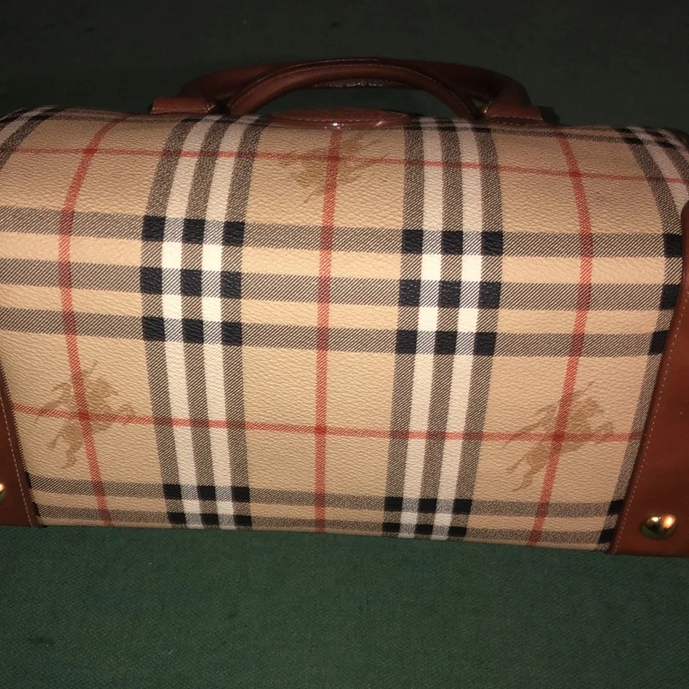 Burberry - Picture 6 of 15